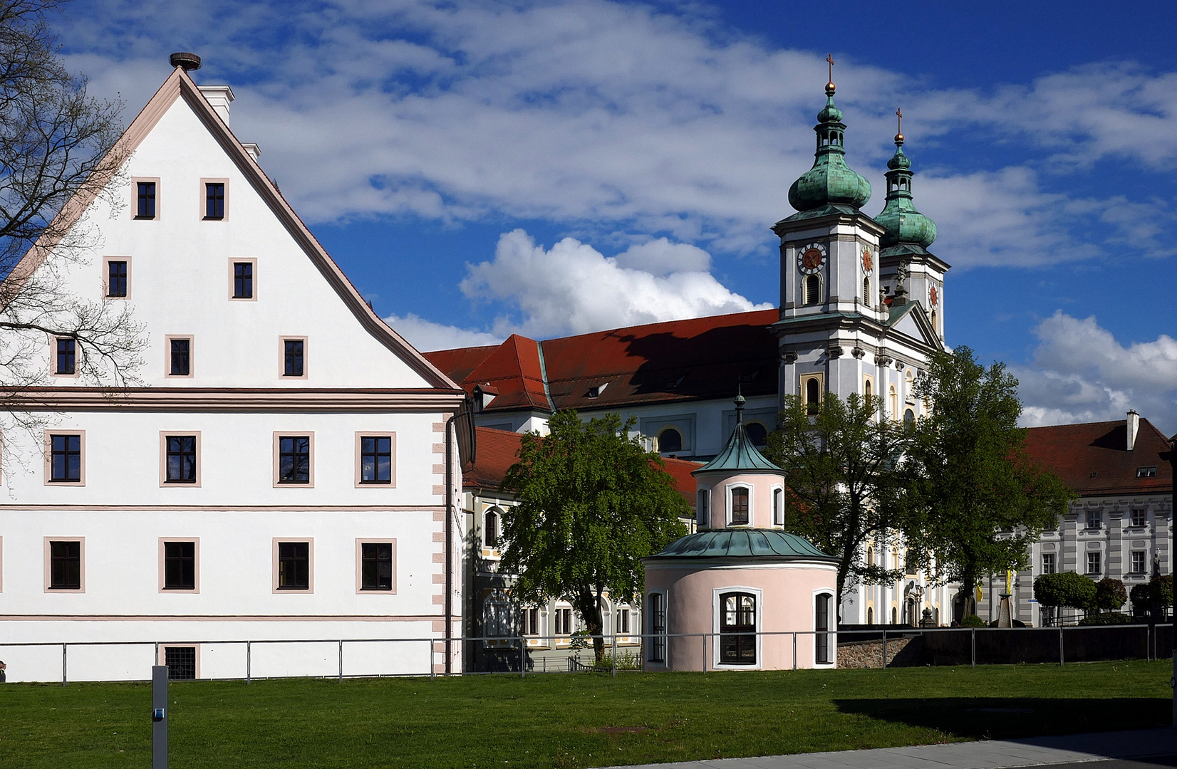 Blick zur Basilika