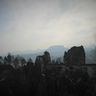 Blick zur Bastei im sächsischen Elbsandsteingebirge