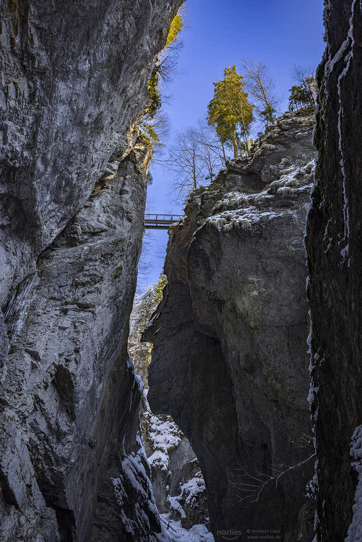 Blick zur Brücke