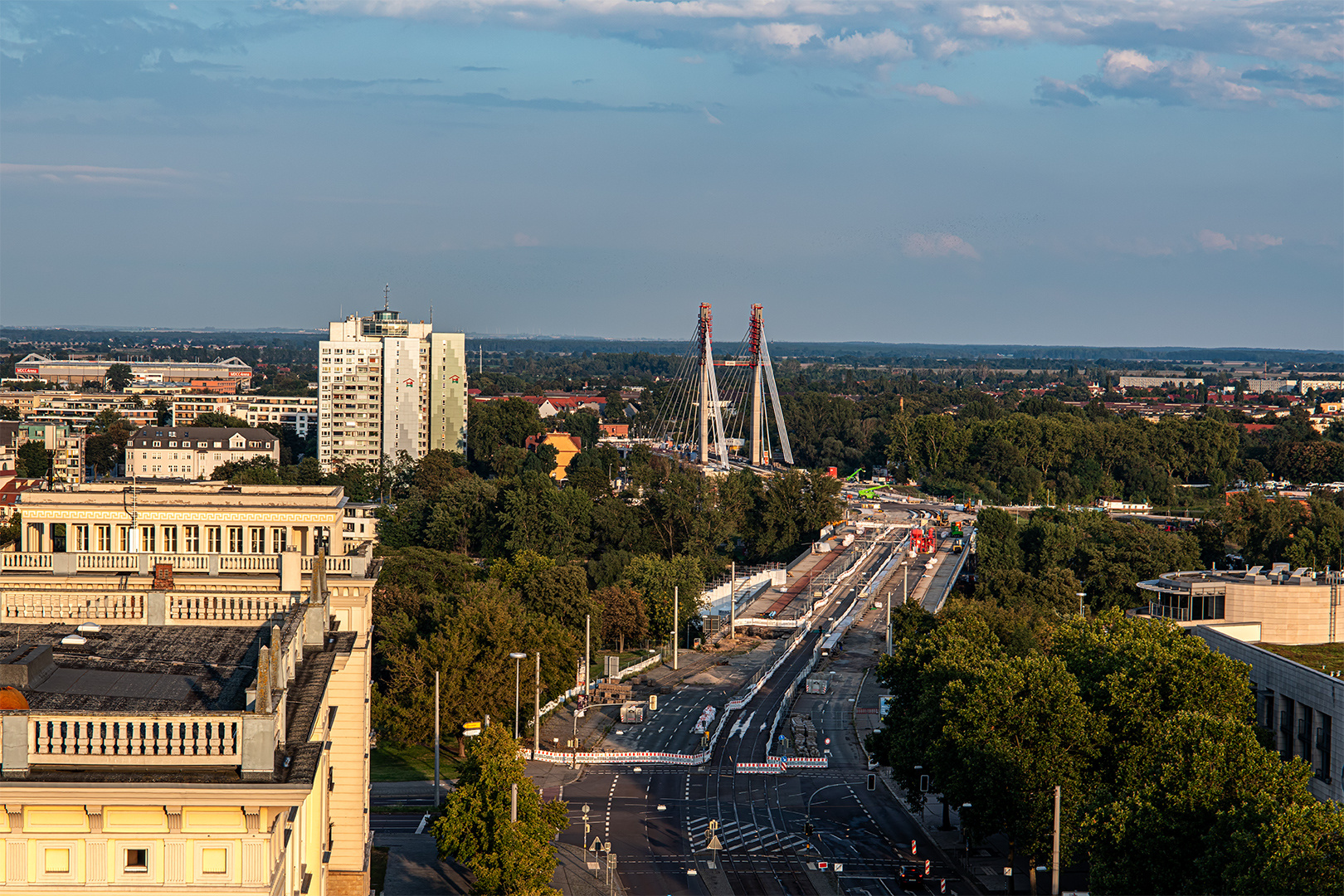 Blick zur Brückenbaustelle...