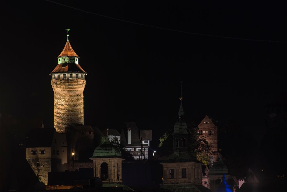 Blick zur Burg von der Lorenzkirche