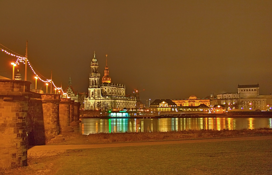 Blick zur Dresdner Altstadt