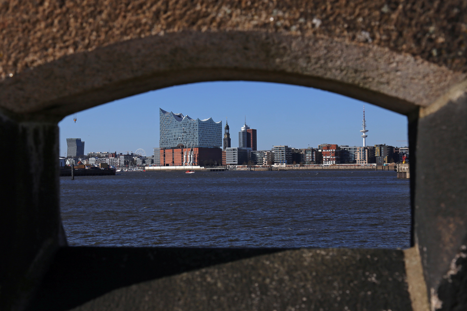 Blick zur Elbphilharmonie