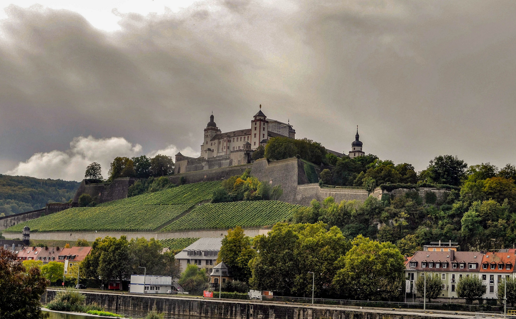 Blick zur Festung Marienberg in Würzburg 