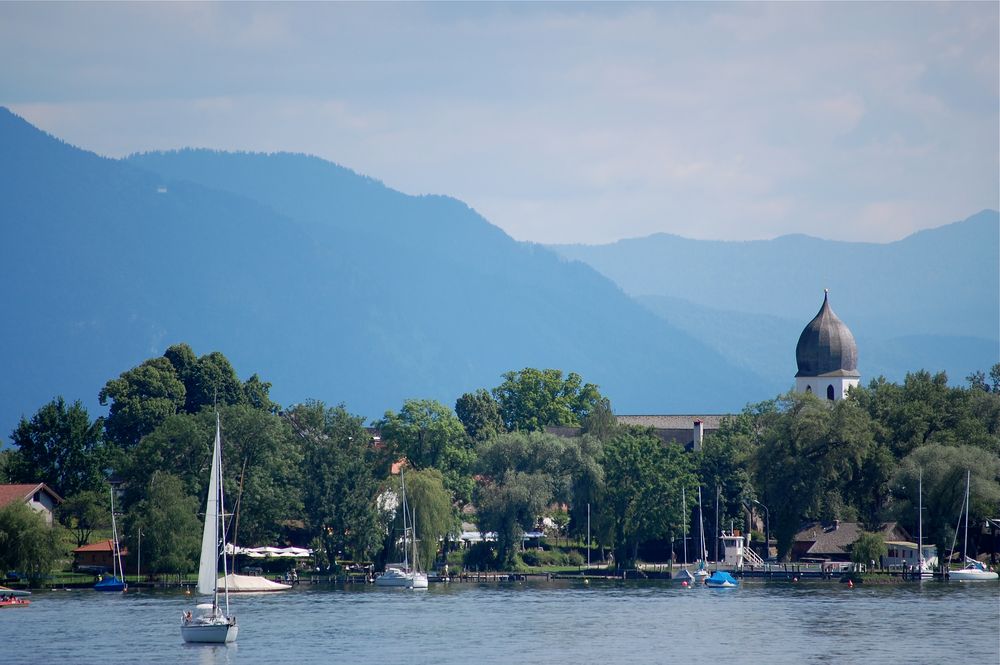 Blick zur Fraueninsel…