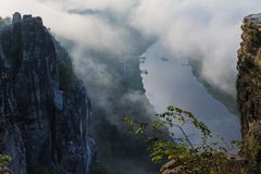 Blick zur Gierseilfähre Rathen