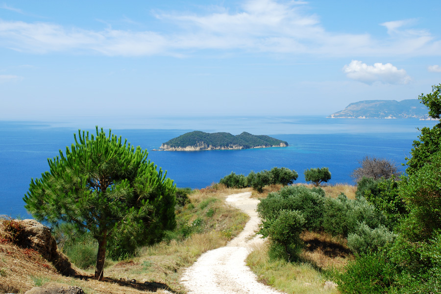 Blick zur Insel Pelouzo