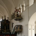 Blick zur Kanzel in der alten Wallfahrtskirche zu Newiges.