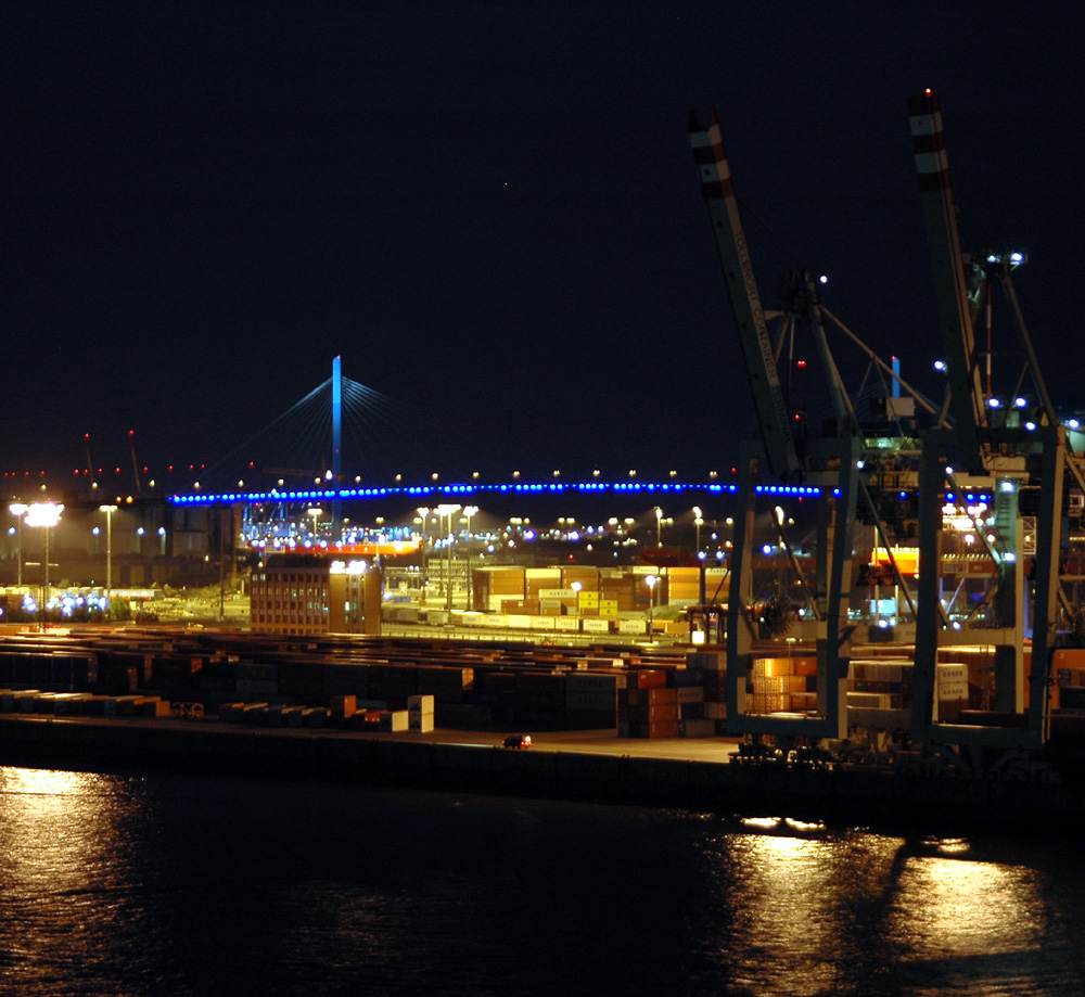 Blick zur Köhlbrandbrücke