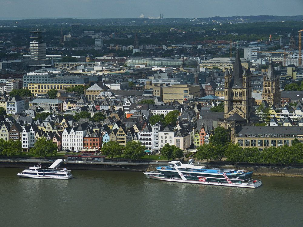 Blick zur Kölner Altstadt