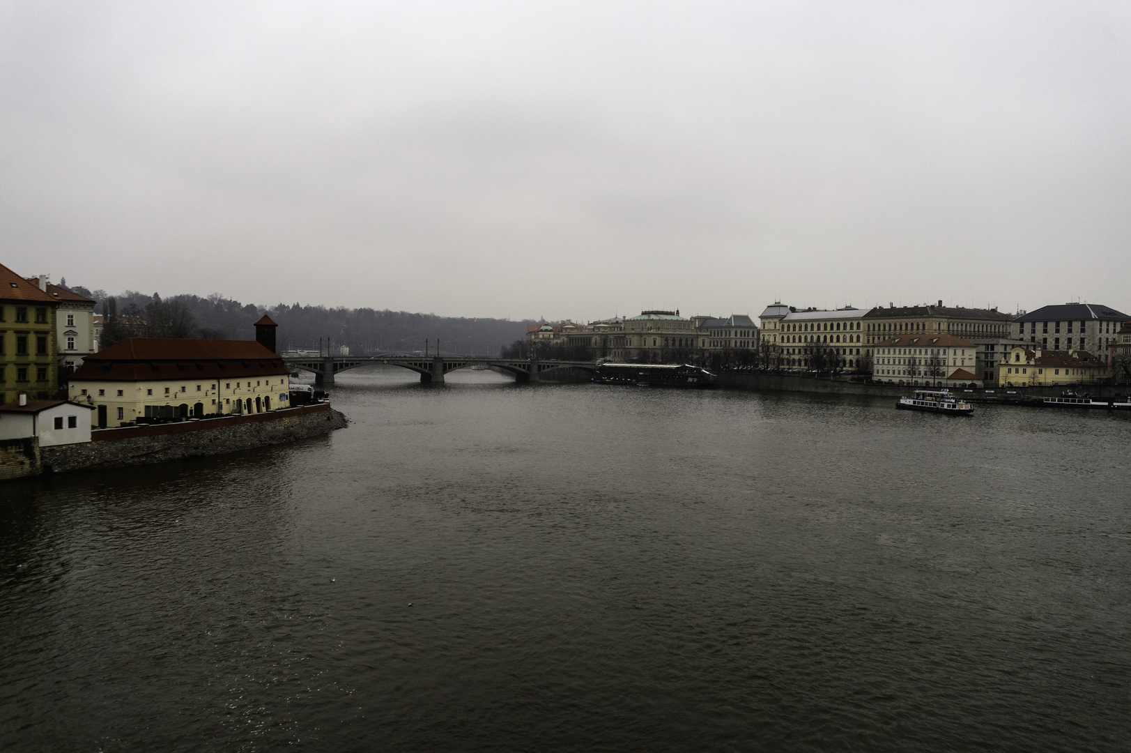 Blick zur Manés-Brücke