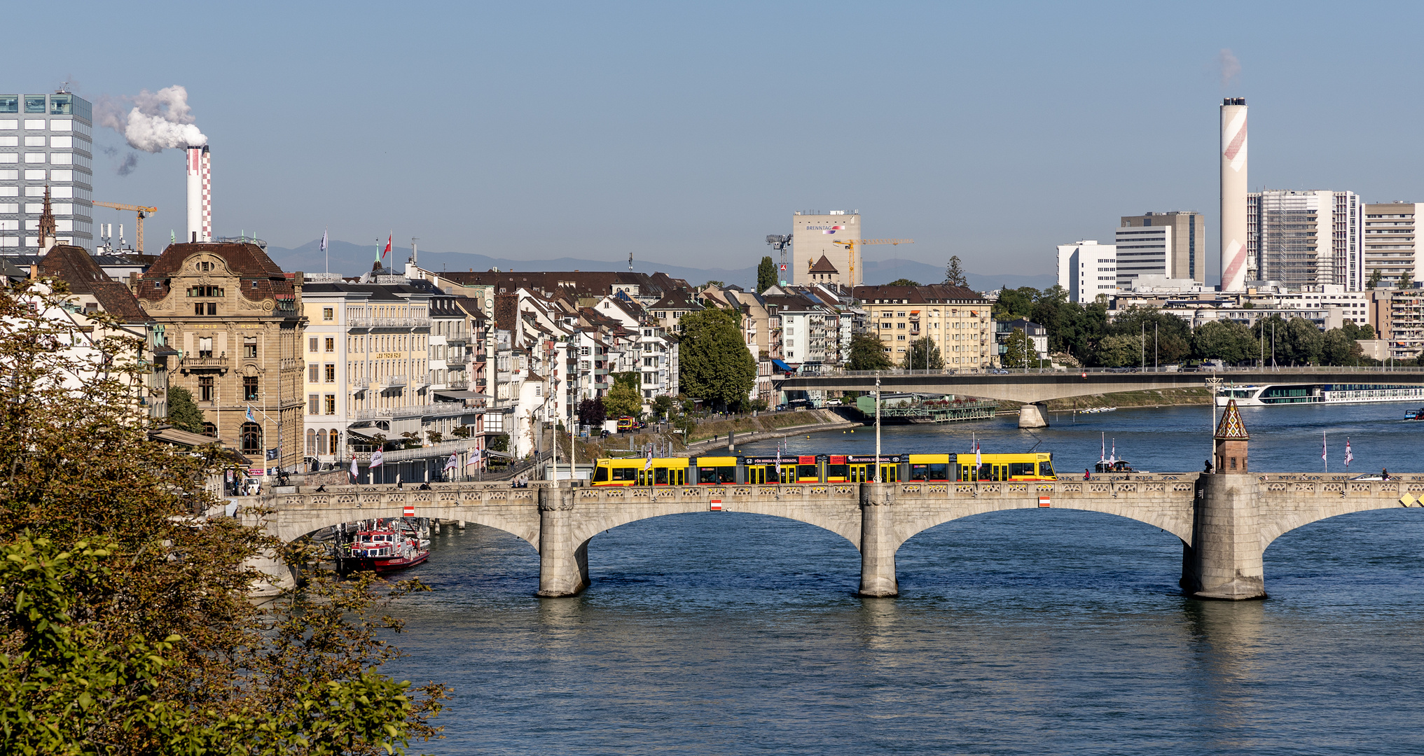 Blick zur Mittleren Rheinbrücke