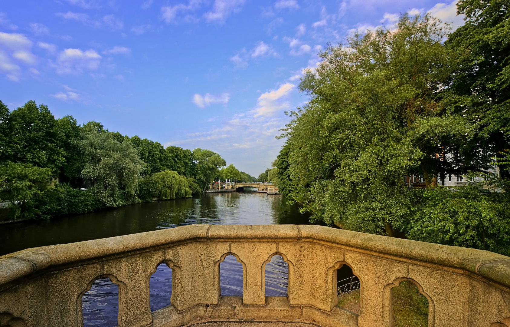 Blick zur Mundsburger Brücke