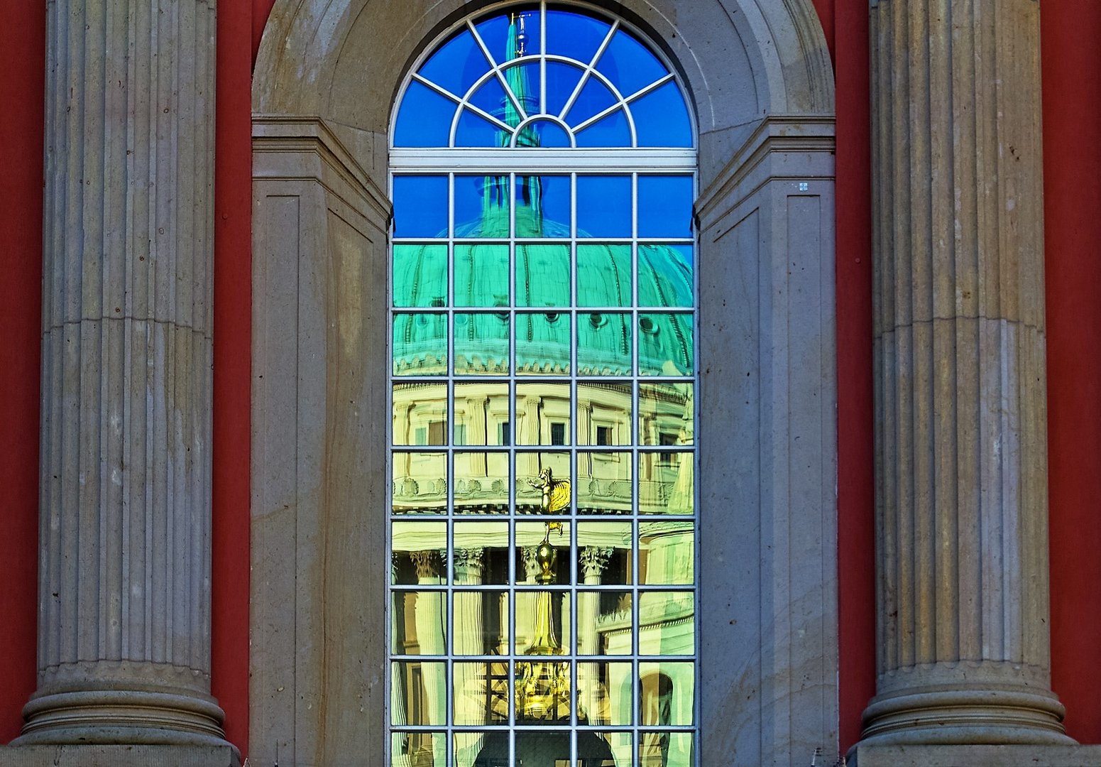 Blick zur Nikolaikirche in Potsdam