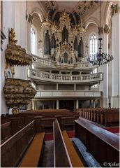 Blick zur Orgel