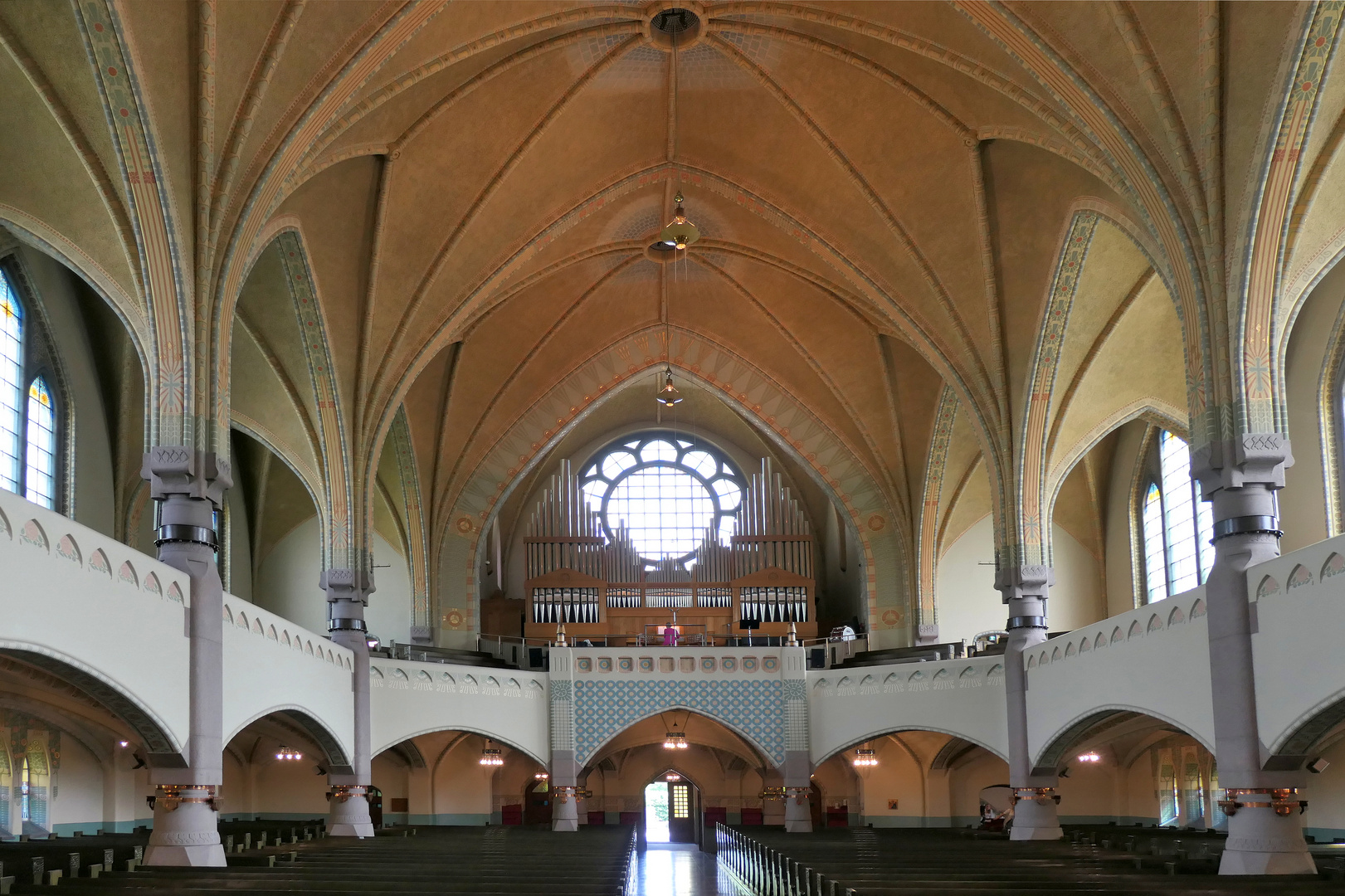 Blick zur Orgel der Mikaelinkirkko - Michaelskirche - in Turku/Åbo (Turun Mikaelinkirkon urut)