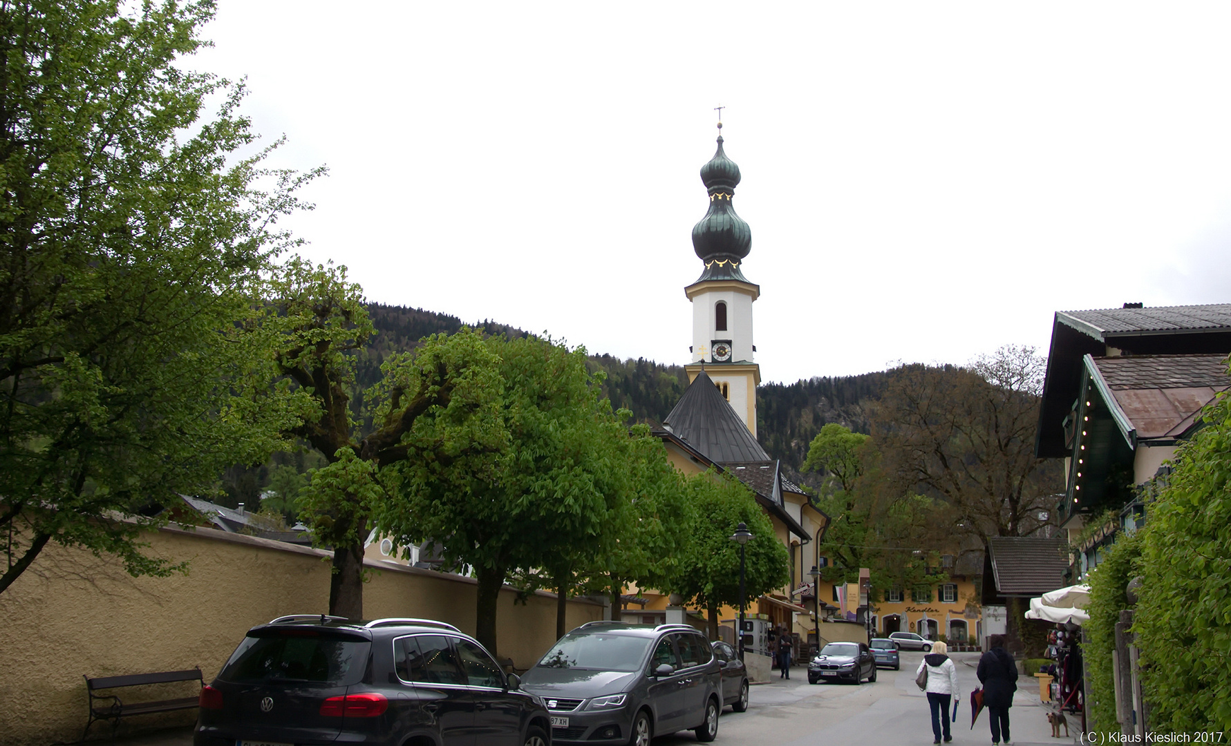 Blick zur Pfarrkirche in St.Gilgen