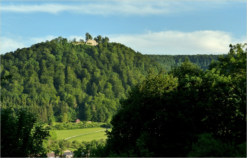 Blick zur Ruine Hiltenburg