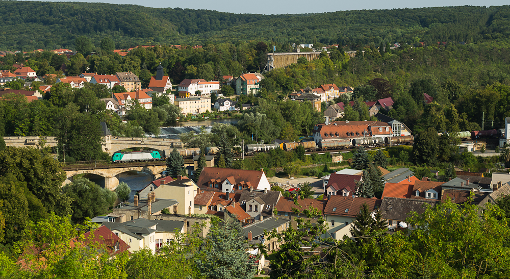 Blick zur Saalebrücke