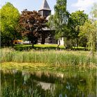 Blick zur Schrotholzkirche Wespen