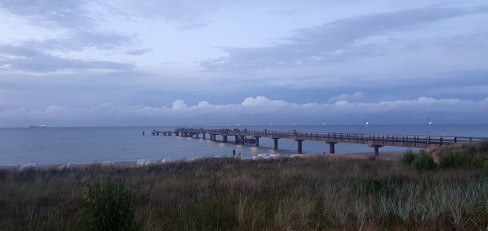 Blick zur Seebrücke ...