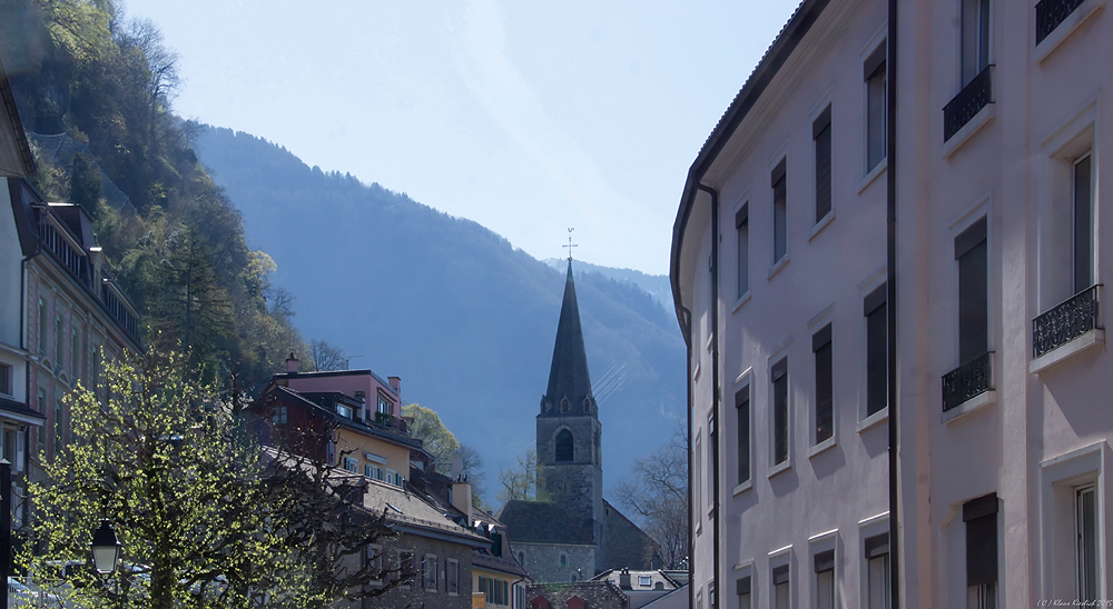 Blick zur Stadtkirche Saint-Vincent in Montreux