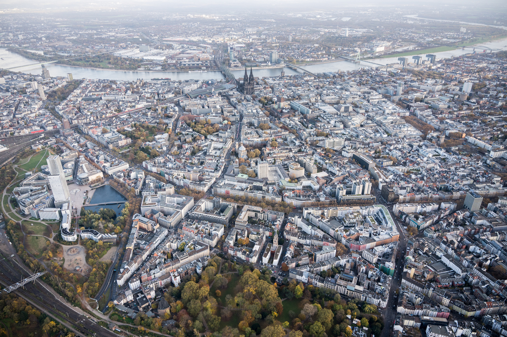 Blick zurück auf Köln  (18)