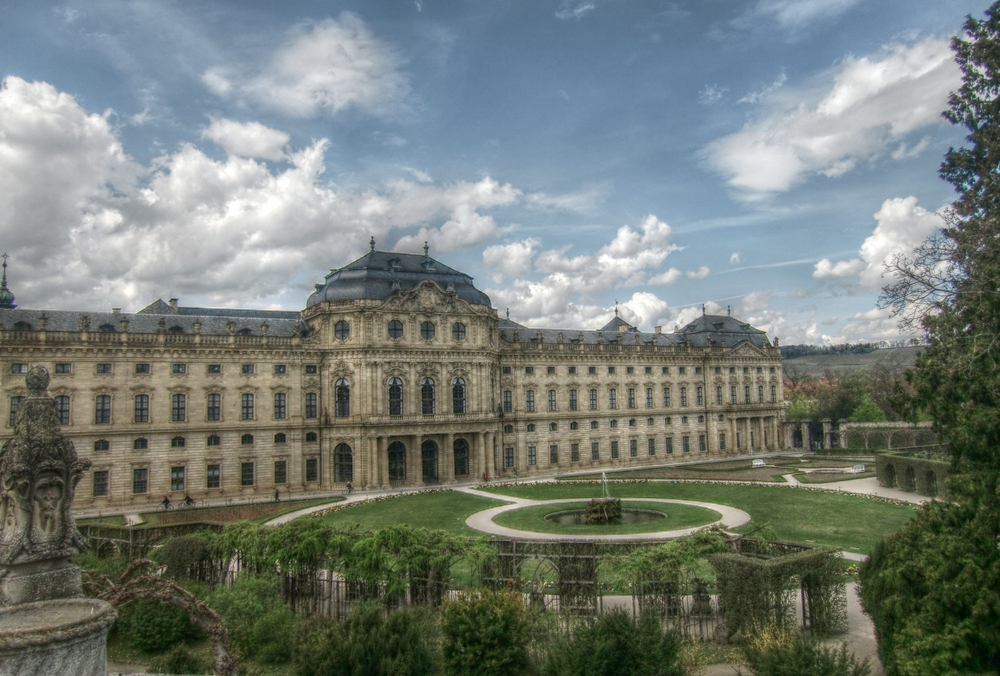 Blicke aus dem Hofgarten der Residenz (2)