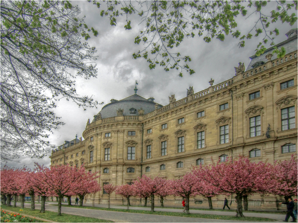 Blicke aus dem Hofgarten der Residenz (6)