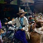 blicke die einfach zusammen gehören ;-), burma 2011