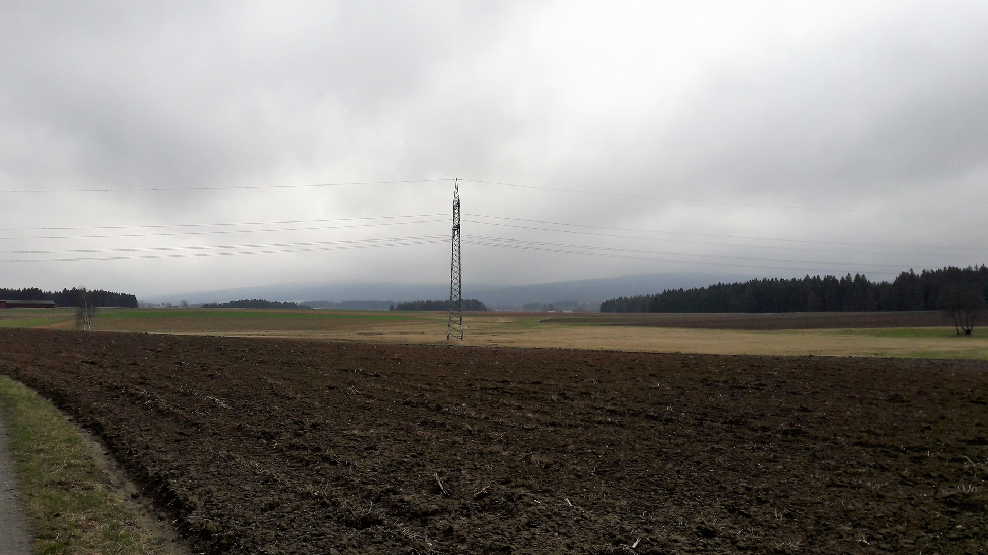 Blickrichtung Zell und Haidberg :Dichte Wolken :Ein Werk der Zeller Wolkenstierer (= Wolkenschieber)