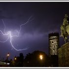 Blitz am Triangel in Köln .. mit dem Reiter am Hyatt