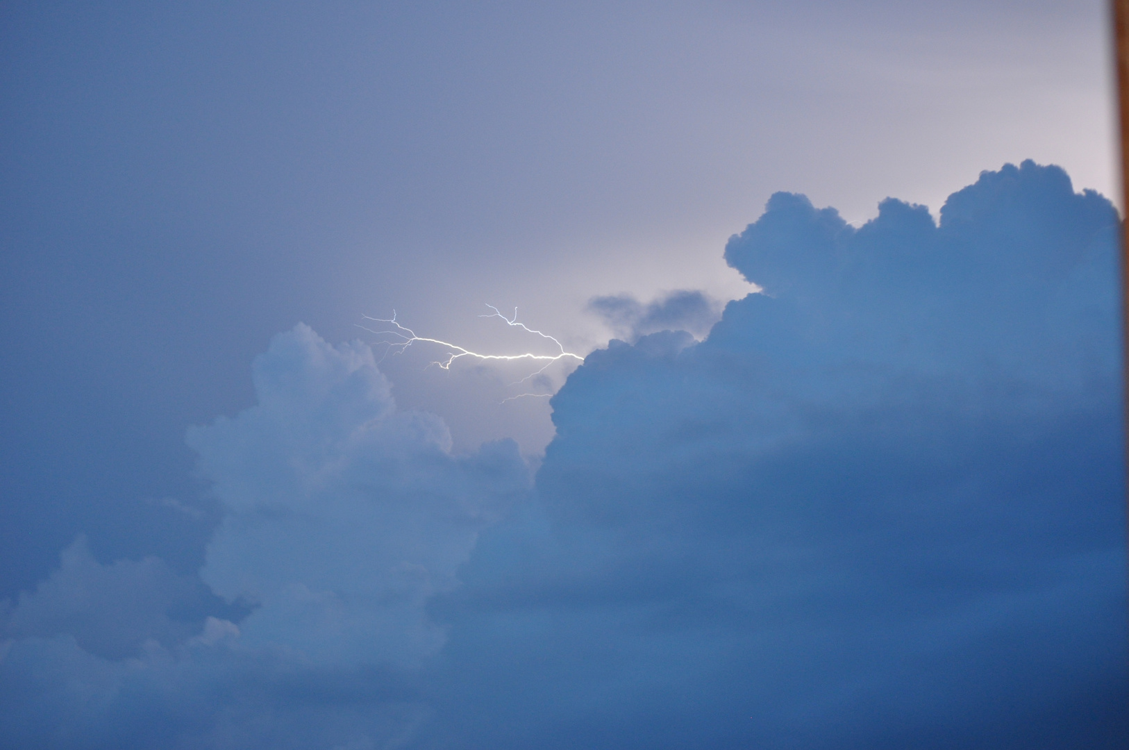 Blitz in den Wolken von Mabul Island Borneo/Malaysia