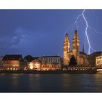 Blitz über Grossmünster Zürich