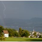 Blitz und Regenbogen