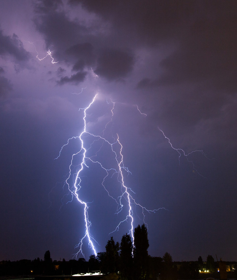 Blitze am Himmel Foto & Bild | gewitterfotos, wetter, natur Bilder auf
