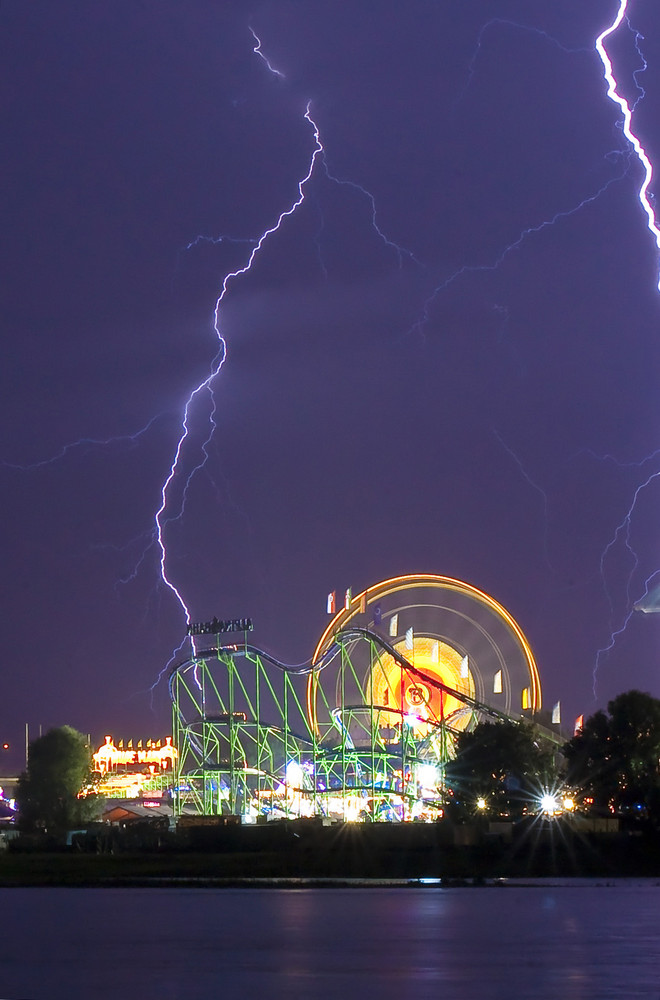 Blitze über der Rheinkirmes #2