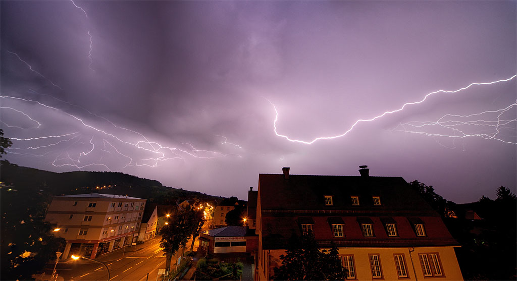 Blitze von mehreren Bildern