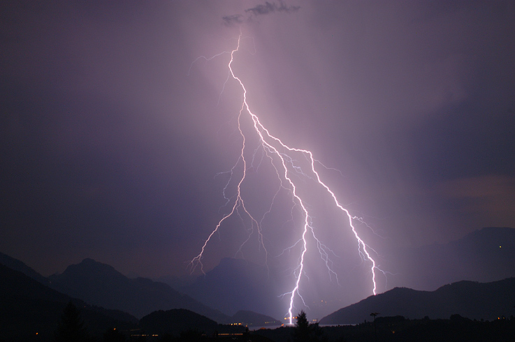 Blitzeinschlag in den Vierwaldstättersee vor Vitznau