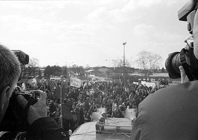 Blockade der Airbase in Frankfurt vom 15.3.2003 von Thomas Fischer