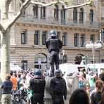 Blockupy FFM ... der Videopolizist ... Passanten lächeln Ü700K