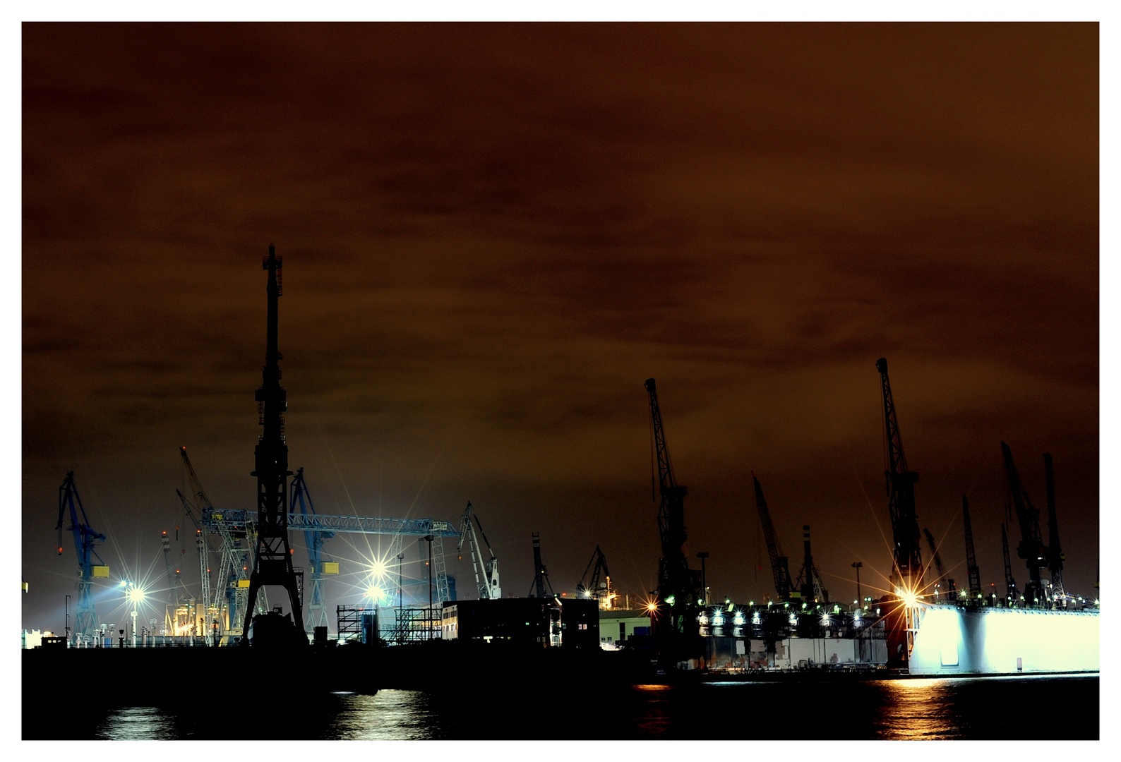 "Blohm & Voss Dock 17" Hamburg 2012