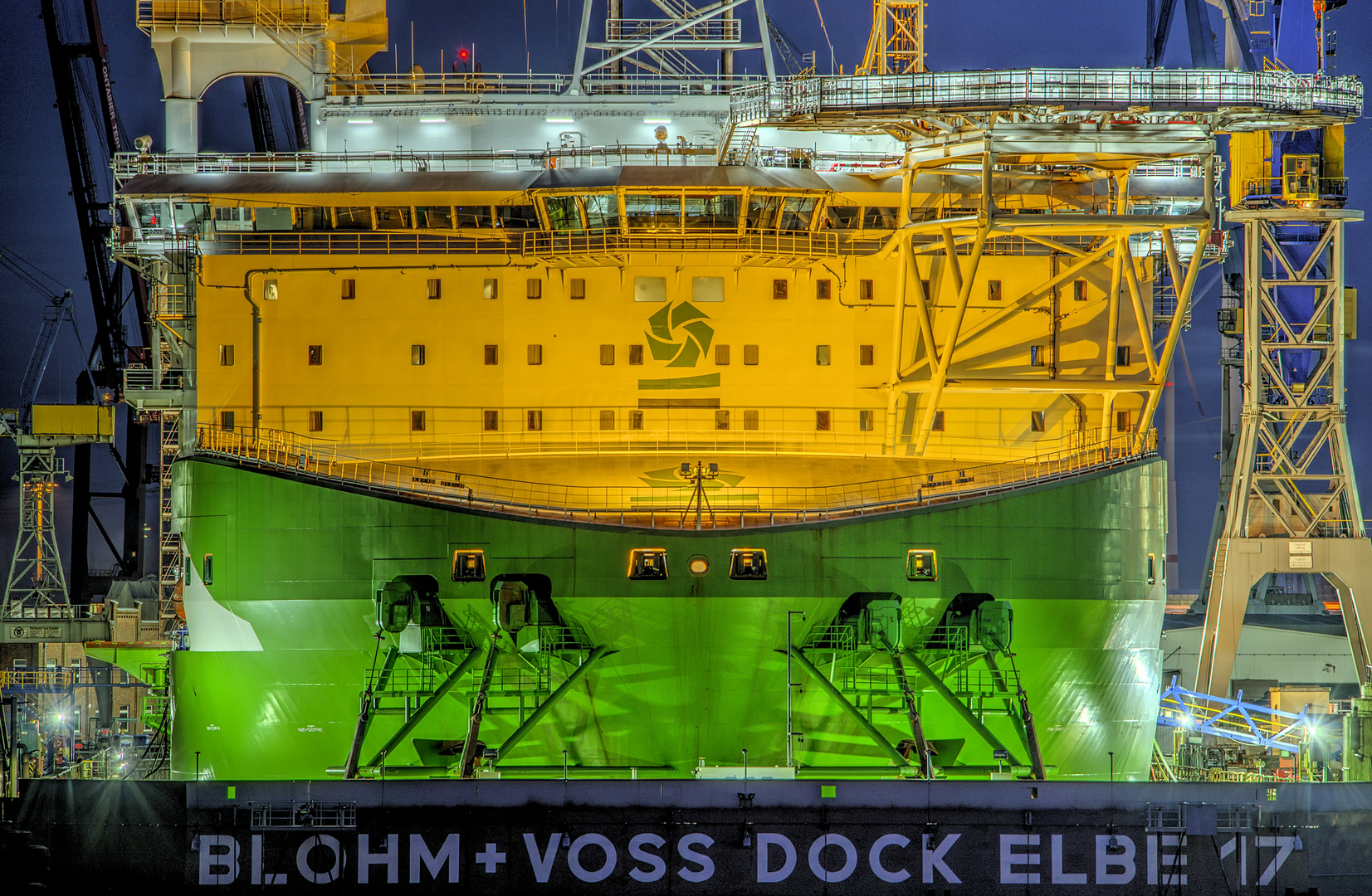 BLOHM + VOSS  DOCK  ELBE  17