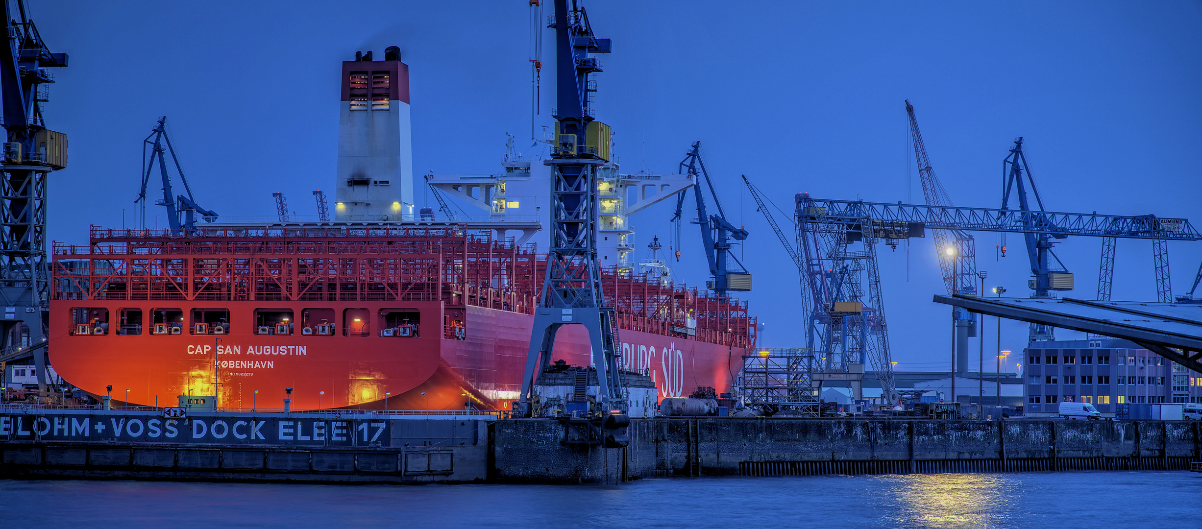 Blohm + Voss Dock Elbe 17 Foto & Bild schiffe und seewege, werften, verkehr & fahrzeuge Bilder