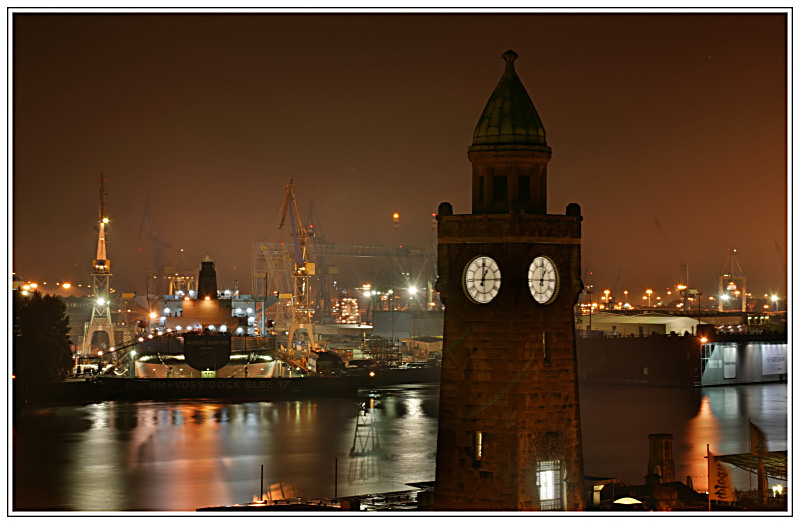 Blohm + Voss Dock Elbe 17 @ Night