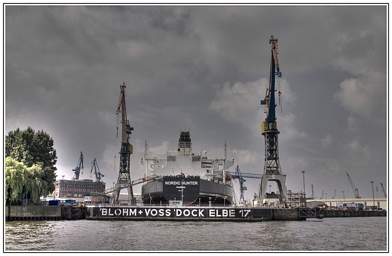 Blohm + Voss Dock Elbe 17 TM