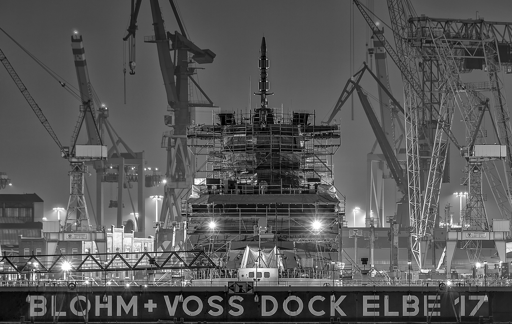 BLOHM + VOSSS  DOCK  ELBE  17