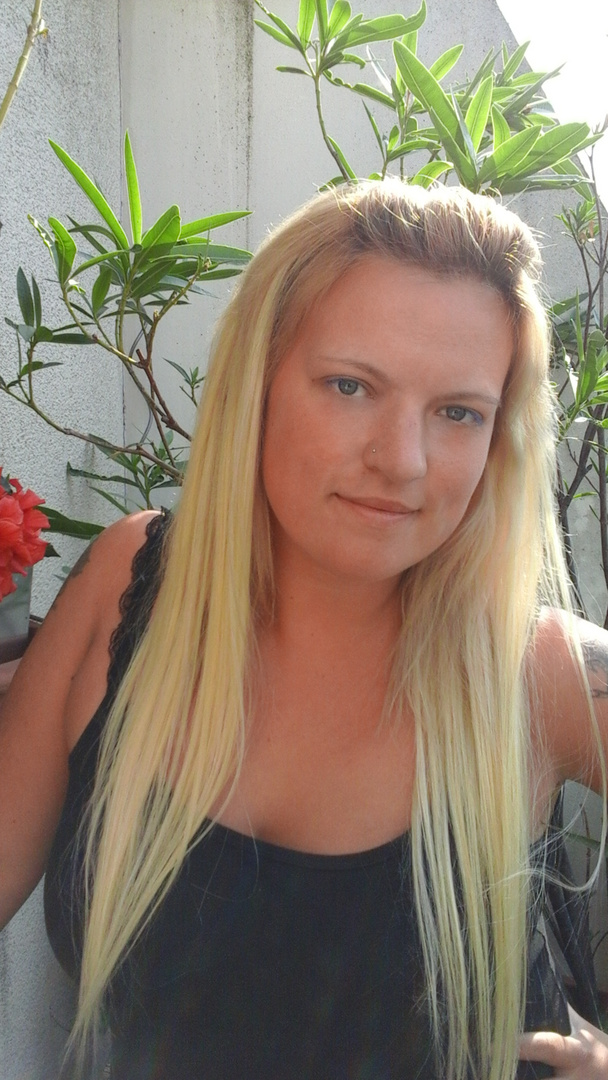 BLONDE LANGE GLATTE HAARE