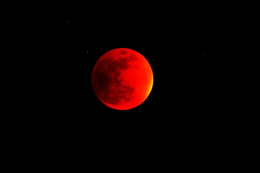Blood moon over Colombia