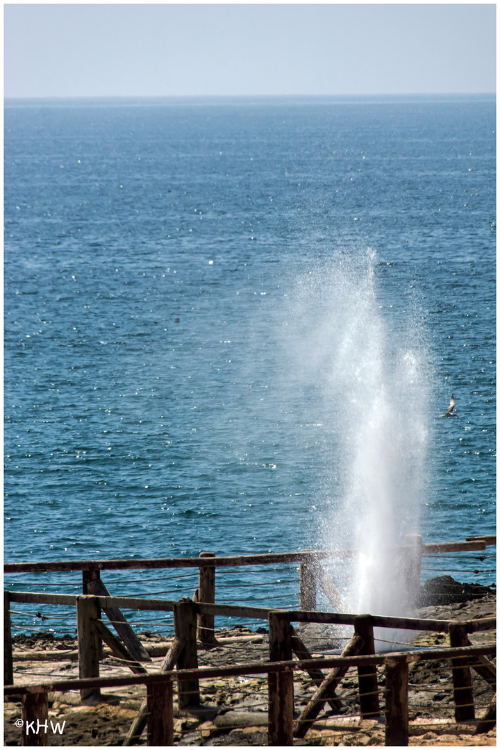 Blow Holes in der Lagune von Mughsail